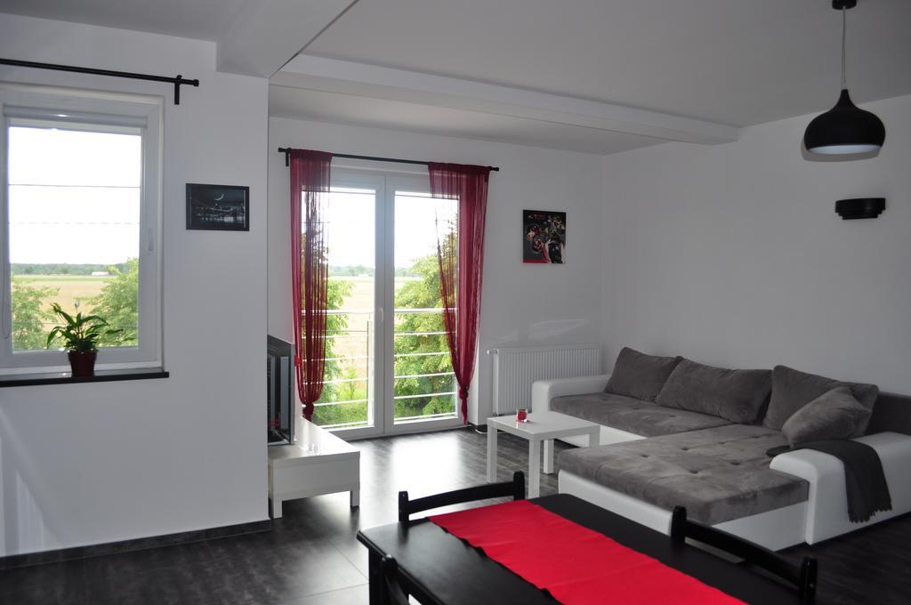 Apartament Scorpion Modlin Czosnow Ngoại thất bức ảnh